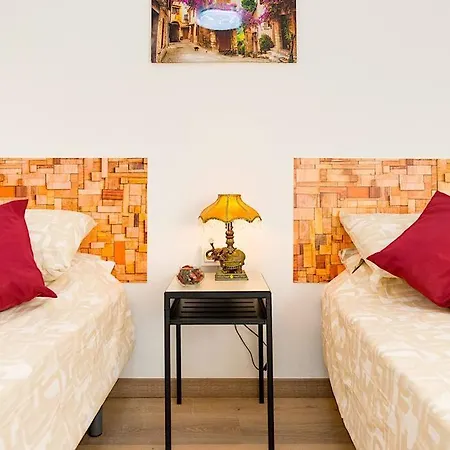Sohocenter 2 Young People Only Apartment *